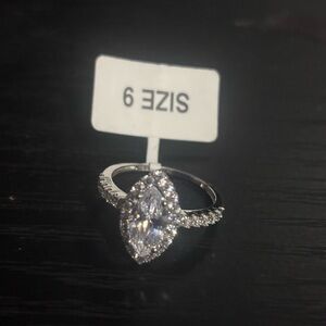 Elegant Silver Marquise Cut Ring